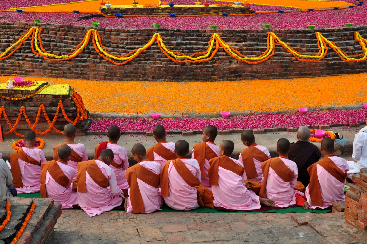 Буддисты в Сарнатх, Индии