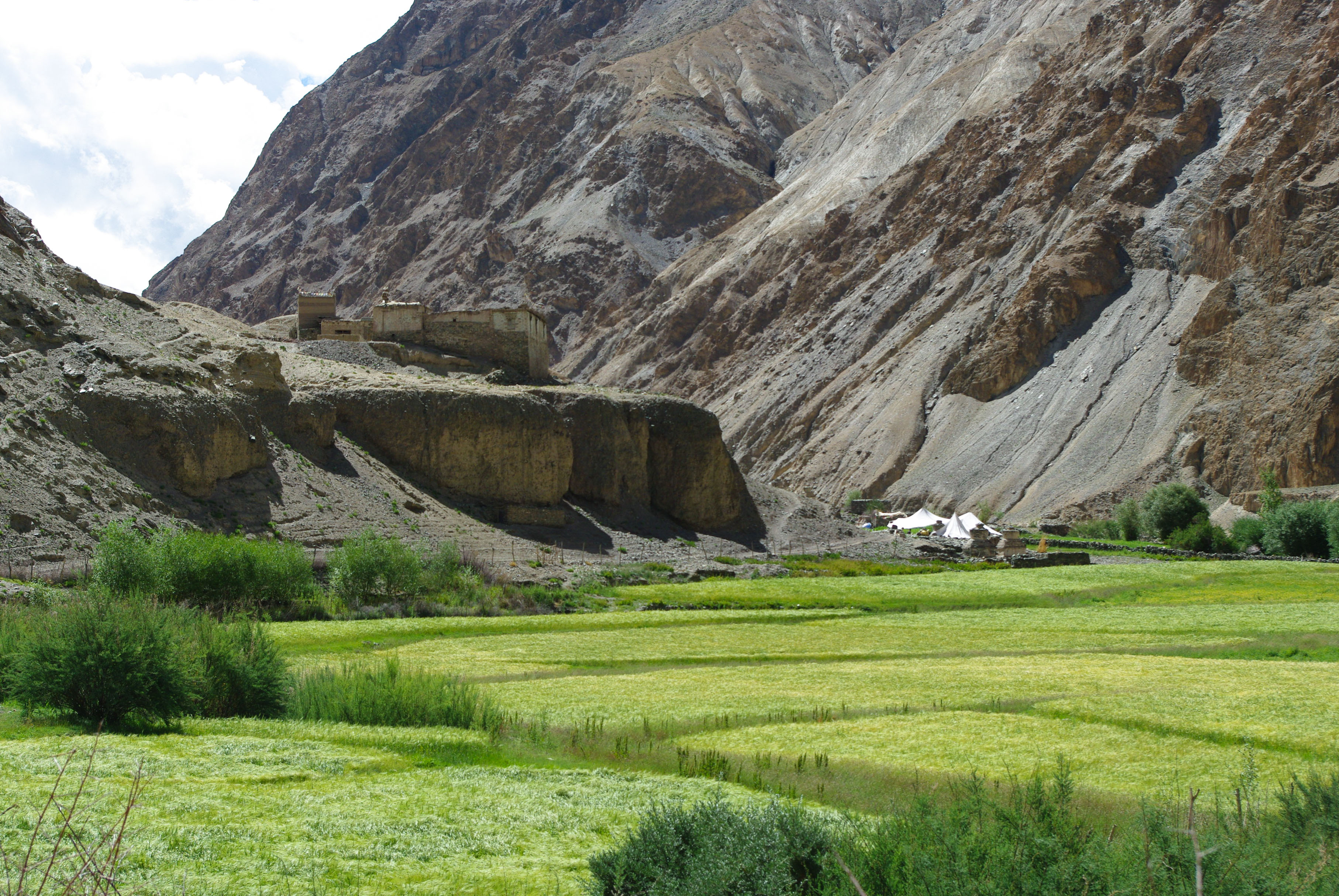 Деревня Umlung в Гималаях