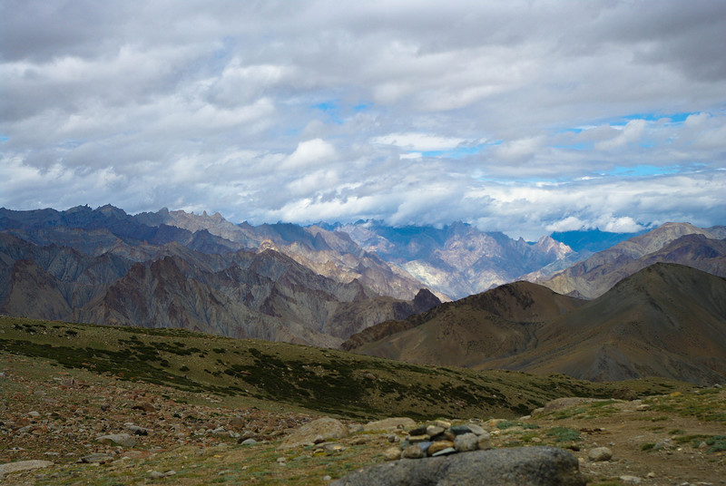 Красивый горный пейзаж в Гималаях