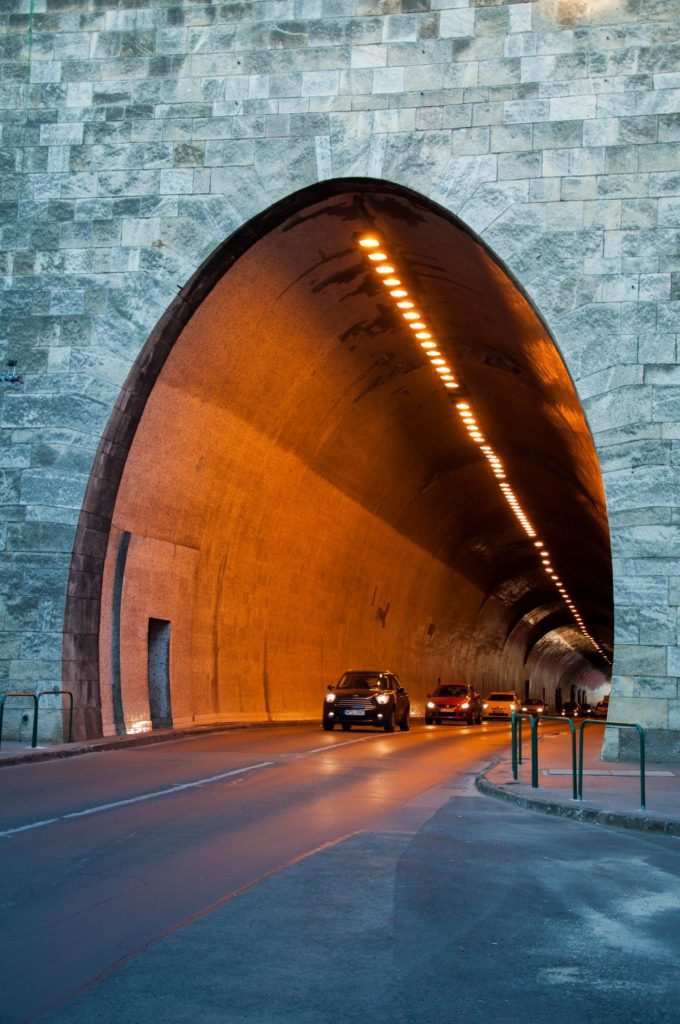 Автомобильный туннель в Будапеште, Венгрия