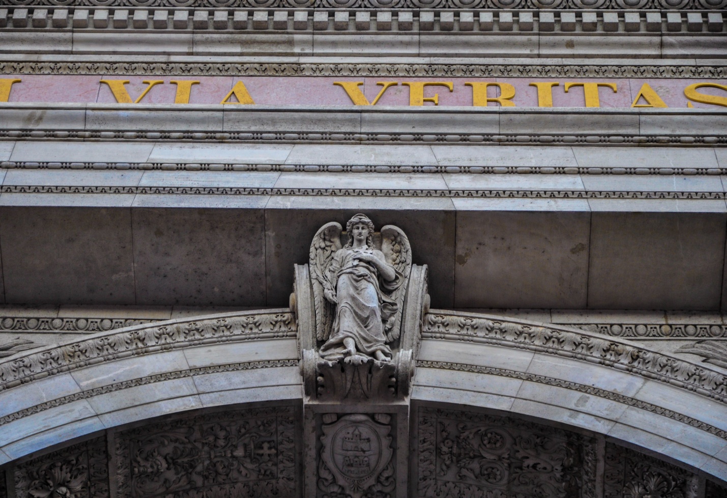 Базилика Святого Иштвана — католический собор в стиле неоренессанс, крупнейший храм Будапешта