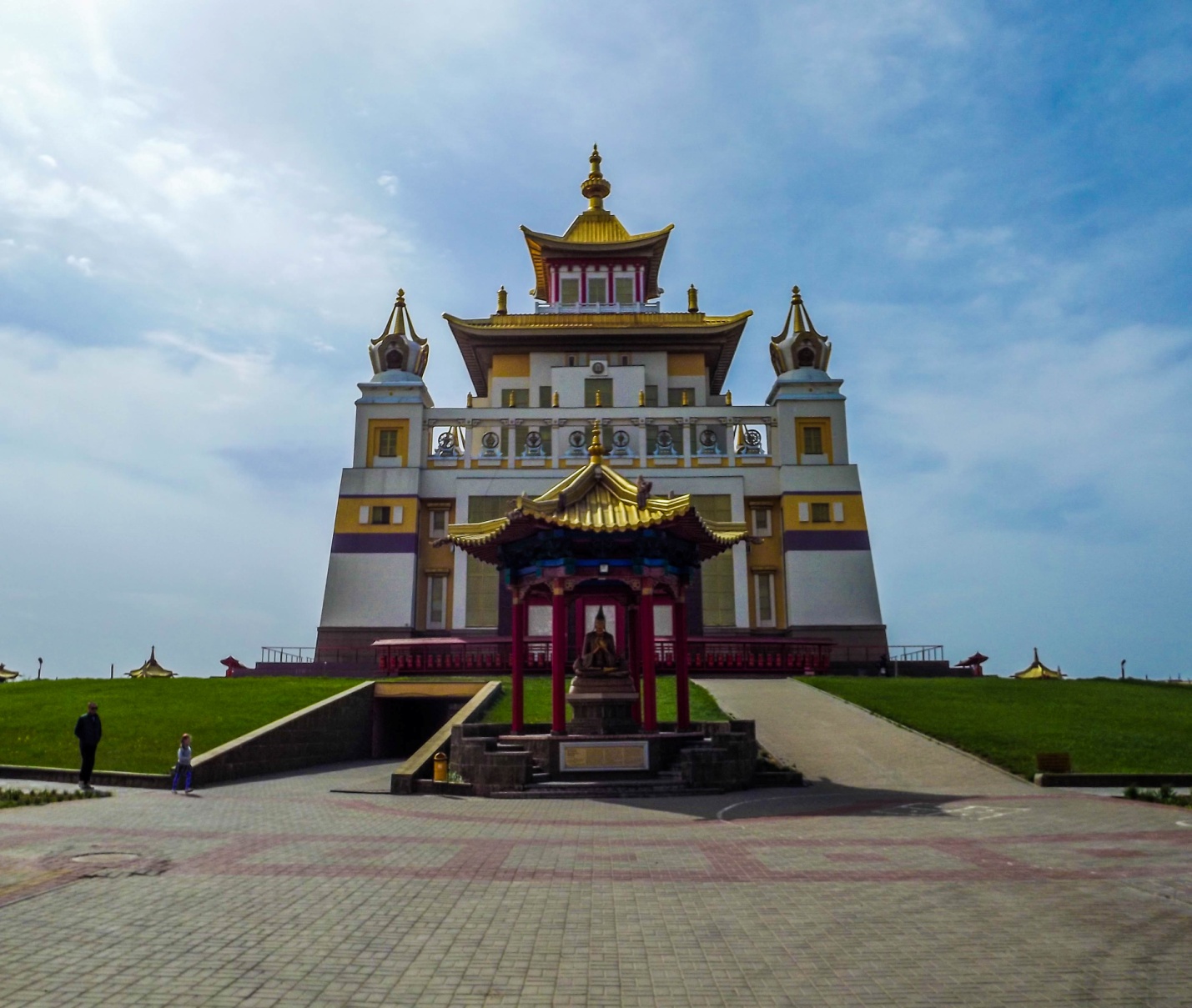 Главный центральный хурул «Золотая обитель Будды Шакьямуни», Элиста