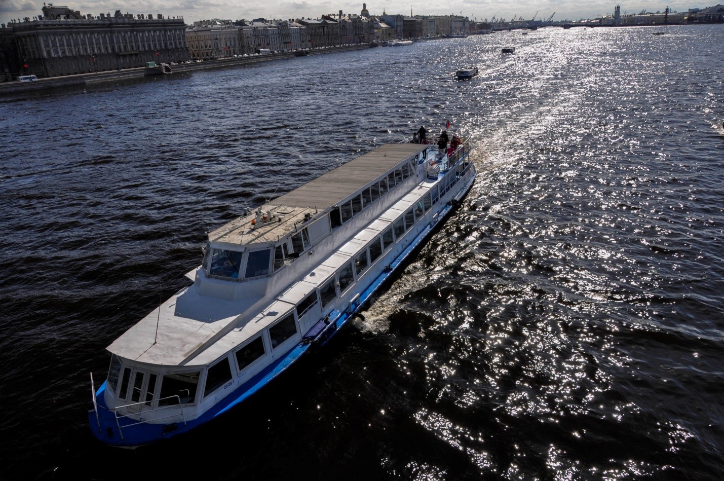 Лодка по Неве, Санкт-Петербург