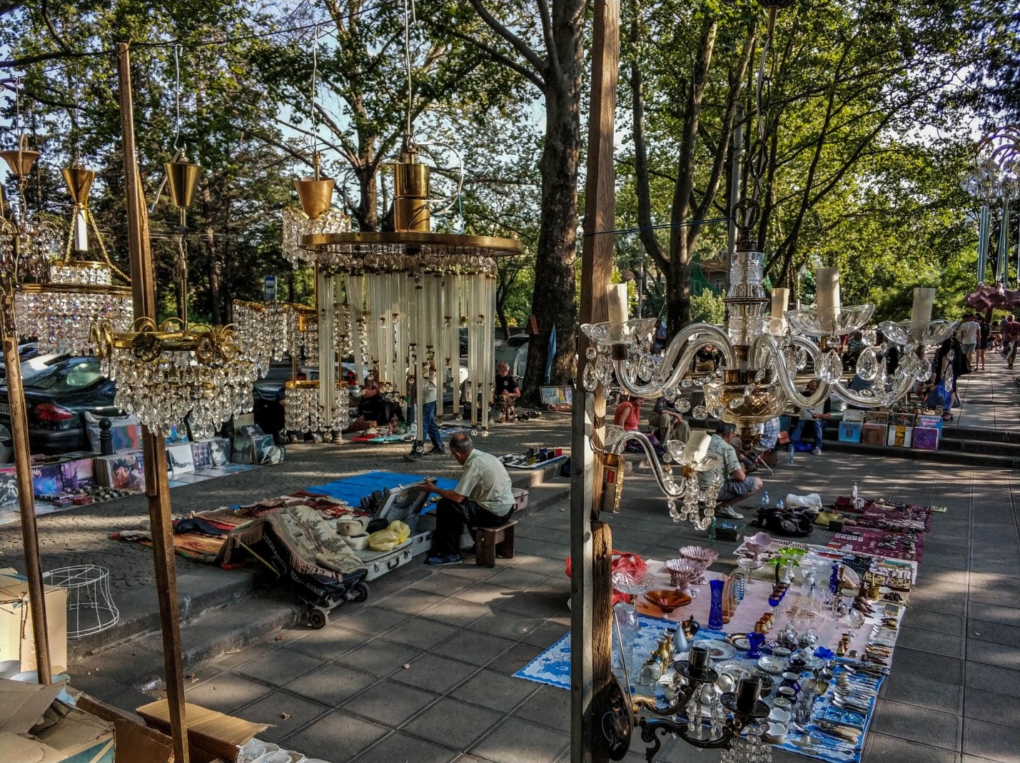 Блошиный рынок на Сухом мосту, Тбилиси