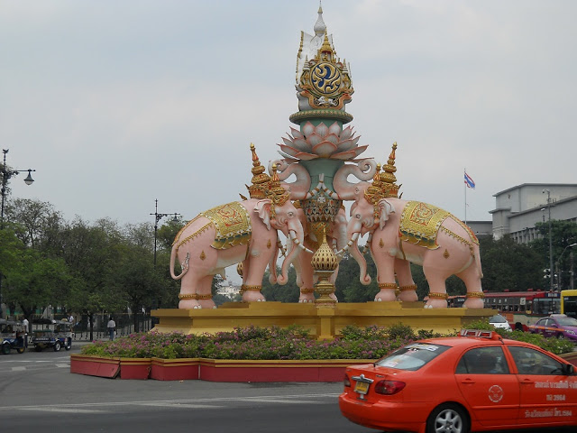 Розовые слоны в Бангкоке, Тайланд