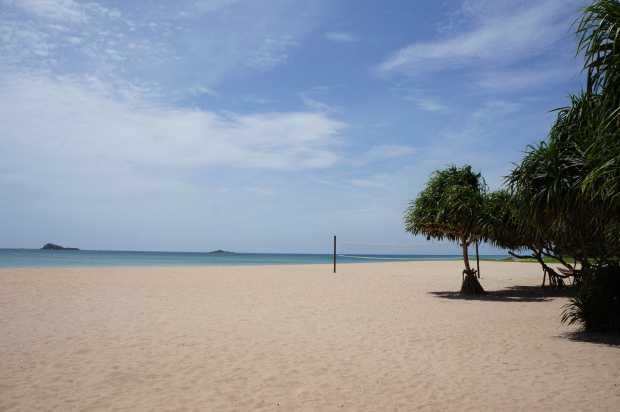 Безлюдный пляж на острове Цейлон, Шри-Ланка